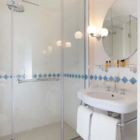 Du Quai Voltaire Hotel 4*