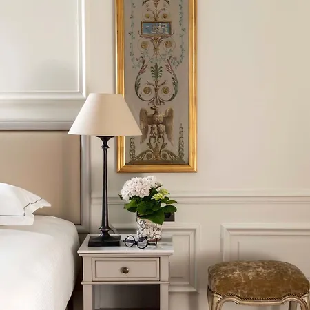 Hotel Du Quai Voltaire Paris
