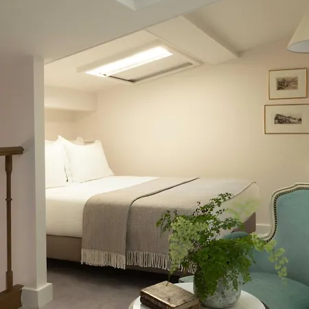 Du Quai Voltaire Hotel 4*