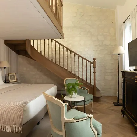 Du Quai Voltaire 4* Paris