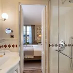Hotel Du Quai Voltaire