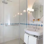 Du Quai Voltaire Hotel 4*