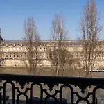 Du Quai Voltaire