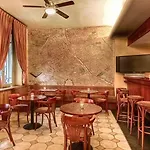 Hotel Du Quai Voltaire