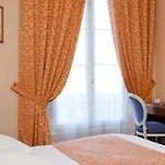 Hotel Du Quai Voltaire 4*