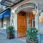 Hotel Du Quai Voltaire Paris