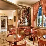 Hotel Du Quai Voltaire Paris