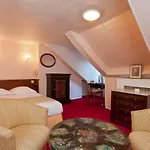 Hotel Du Quai Voltaire