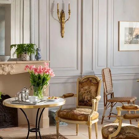 伏尔泰月台酒店 4*