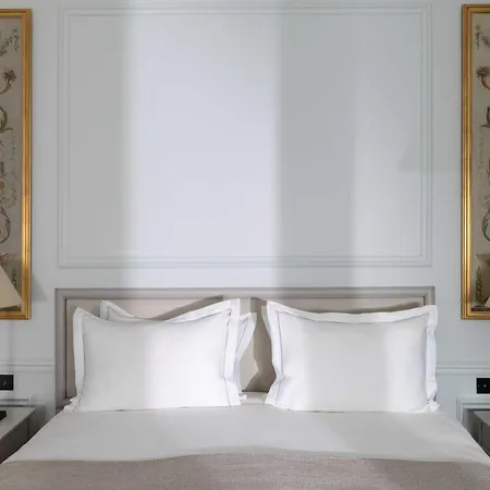 Hotel Du Quai Voltaire 4*
