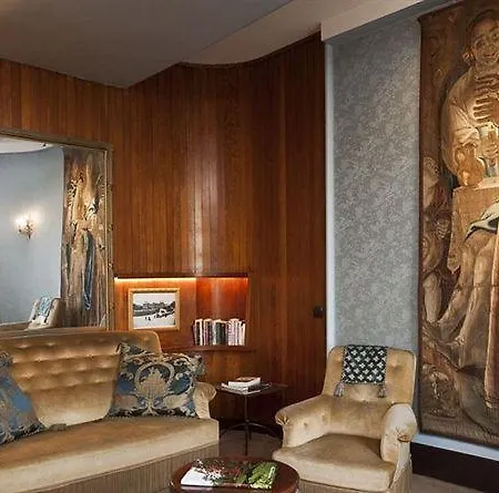 Du Quai Voltaire Hotel Parijs