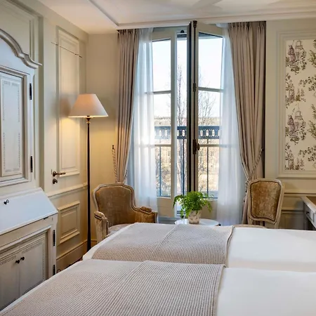 Hotel Du Quai Voltaire Paris
