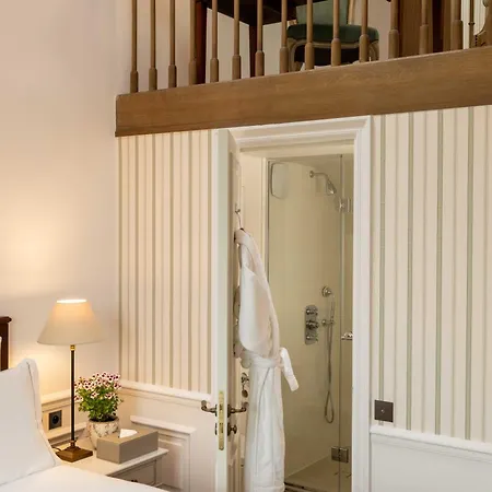 Du Quai Voltaire 3* Paris