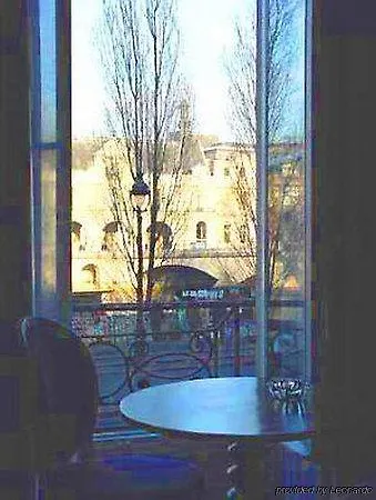 Du Quai Voltaire Parigi