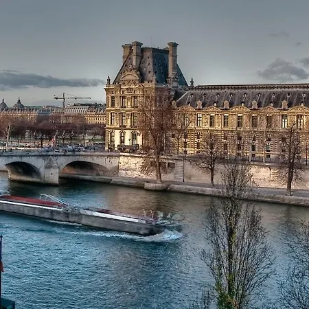 Du Quai Voltaire Hotel Parigi
