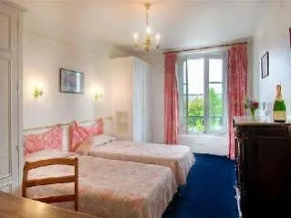 Du Quai Voltaire Hotel Parigi
