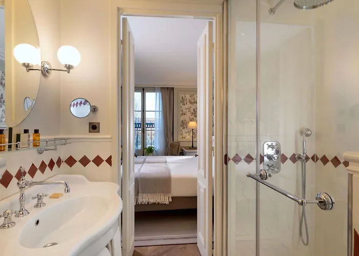 Hotel Du Quai Voltaire