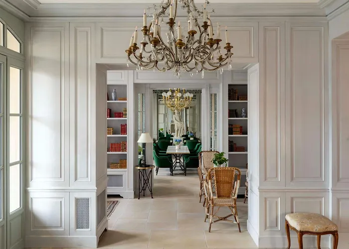 Du Quai Voltaire Paris