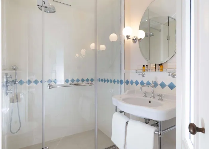 Du Quai Voltaire Hotel 4*