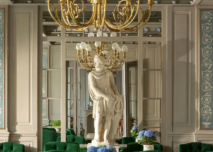 Hotel Du Quai Voltaire Paris