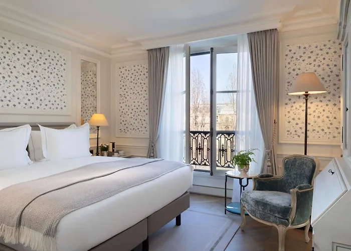 Du Quai Voltaire Paris