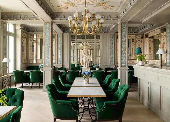 Du Quai Voltaire 4* Paris