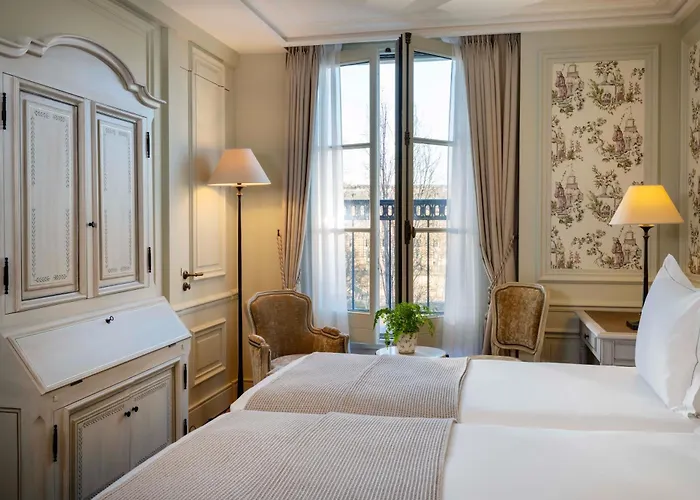 Hotel Du Quai Voltaire Paris