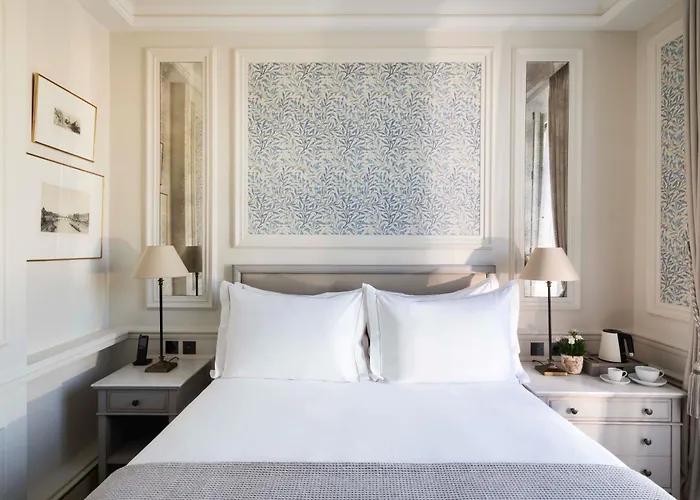 Hotel Du Quai Voltaire Paris