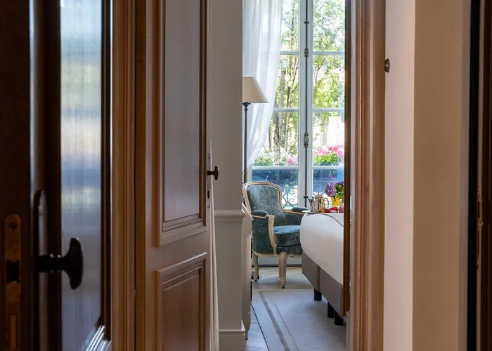 Hotel Du Quai Voltaire Paris