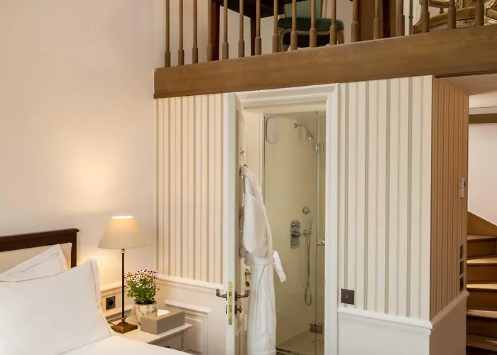 Du Quai Voltaire 4* Paris