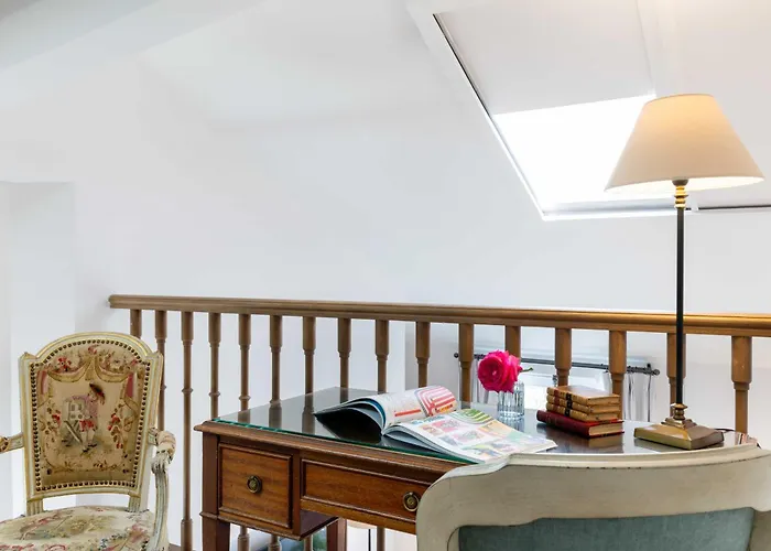 Du Quai Voltaire Paris