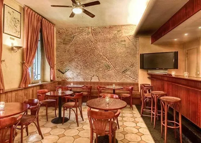 Hotel Du Quai Voltaire