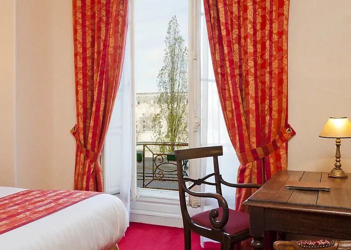 Du Quai Voltaire 4* Paris