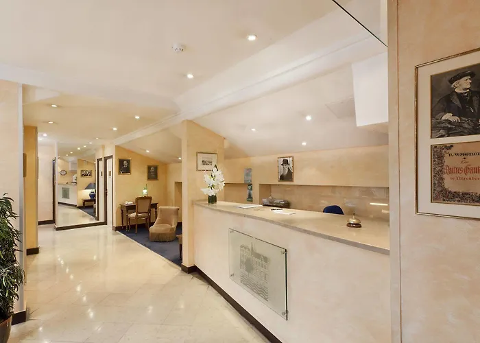 Hotel Du Quai Voltaire Paris