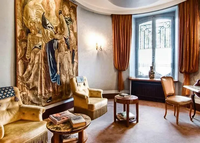 Hotel Du Quai Voltaire Paris