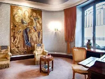 Hotel Du Quai Voltaire