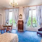 Hotel Du Quai Voltaire Paris