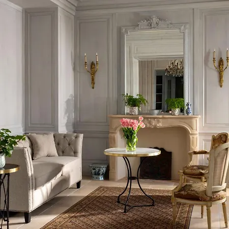 Du Quai Voltaire Otel 3*