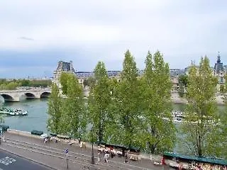 Отель Du Quai Voltaire Париж