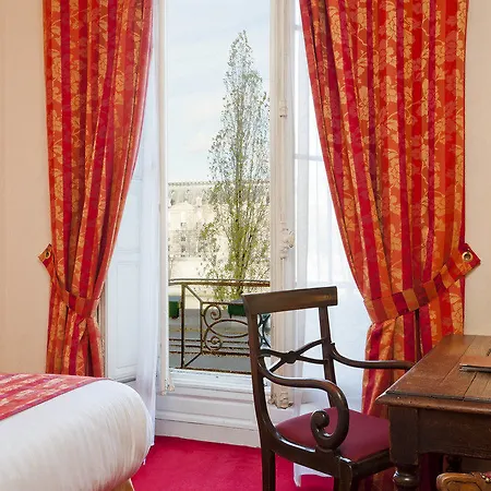 Du Quai Voltaire 3* Paris