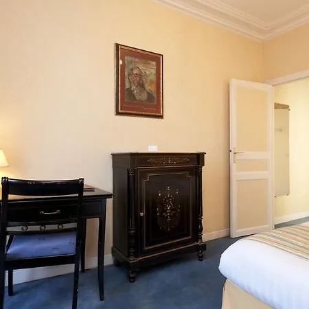 Du Quai Voltaire 3* Paris