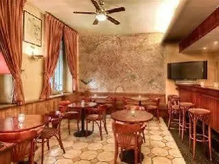 Du Quai Voltaire Otel Paris