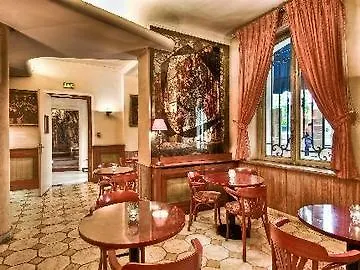 Otel Du Quai Voltaire Paris